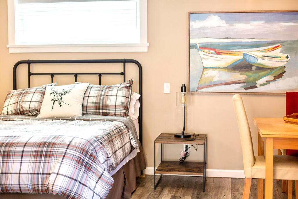 Raincoast Retreat At Shawnigan Lake! Apartment Екстериор снимка